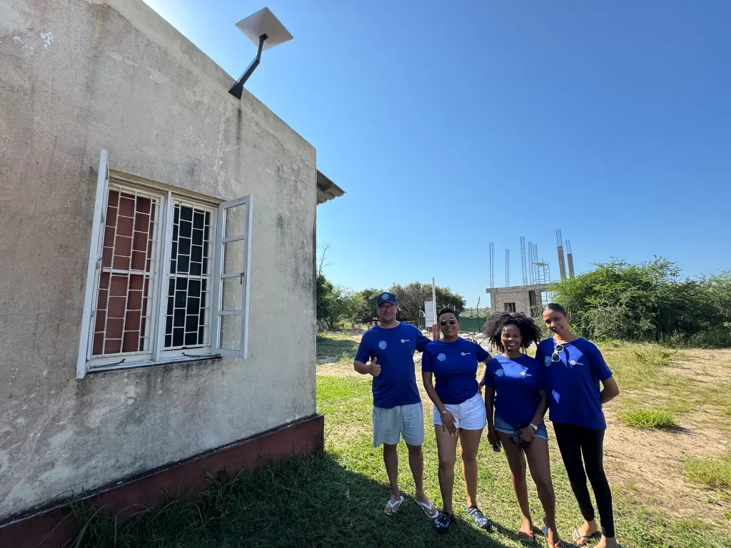 Paratus Mozambique team at the Santa Maria community centre, demonstrating their commitment to
connecting and empowering communities across Mozambique.